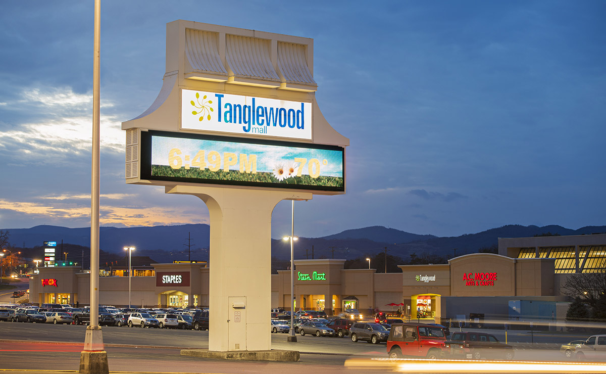 Tanglewood Mall_DSC_5640_150res
