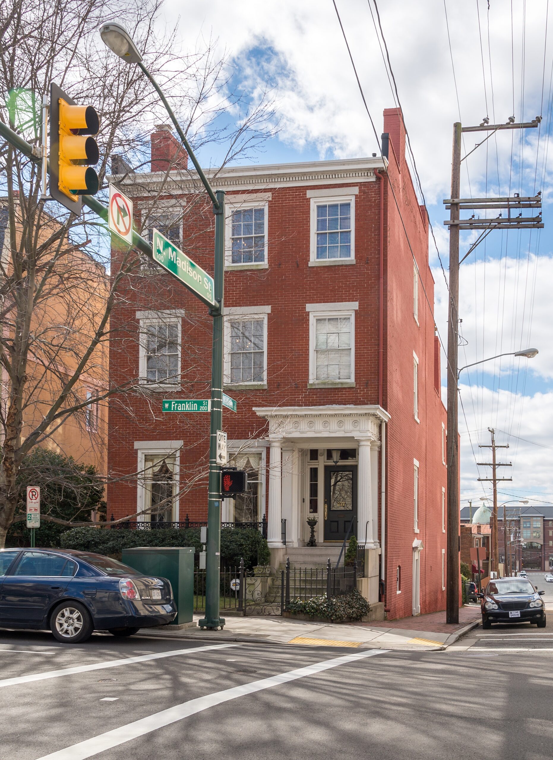 211 W Franklin_BuildingPhoto (1)