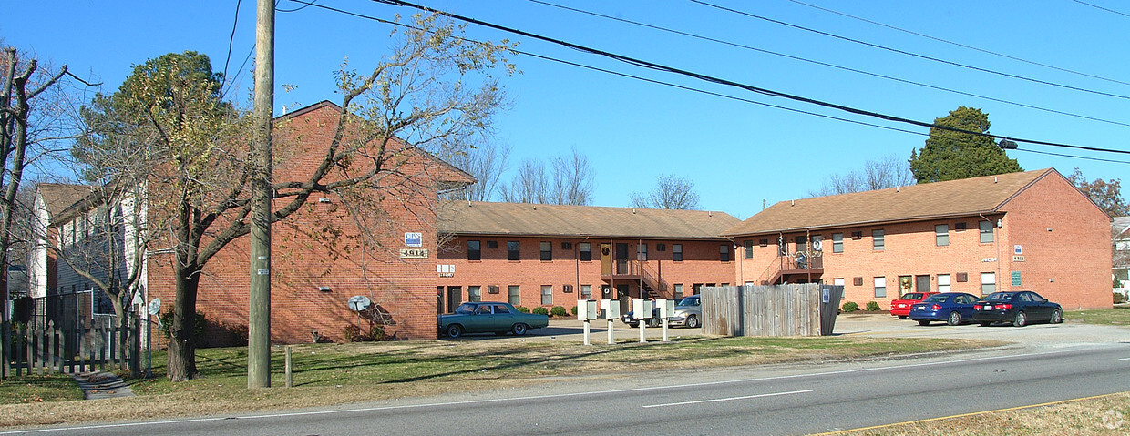 4914 E Princess Anne_Tomlin Apartments